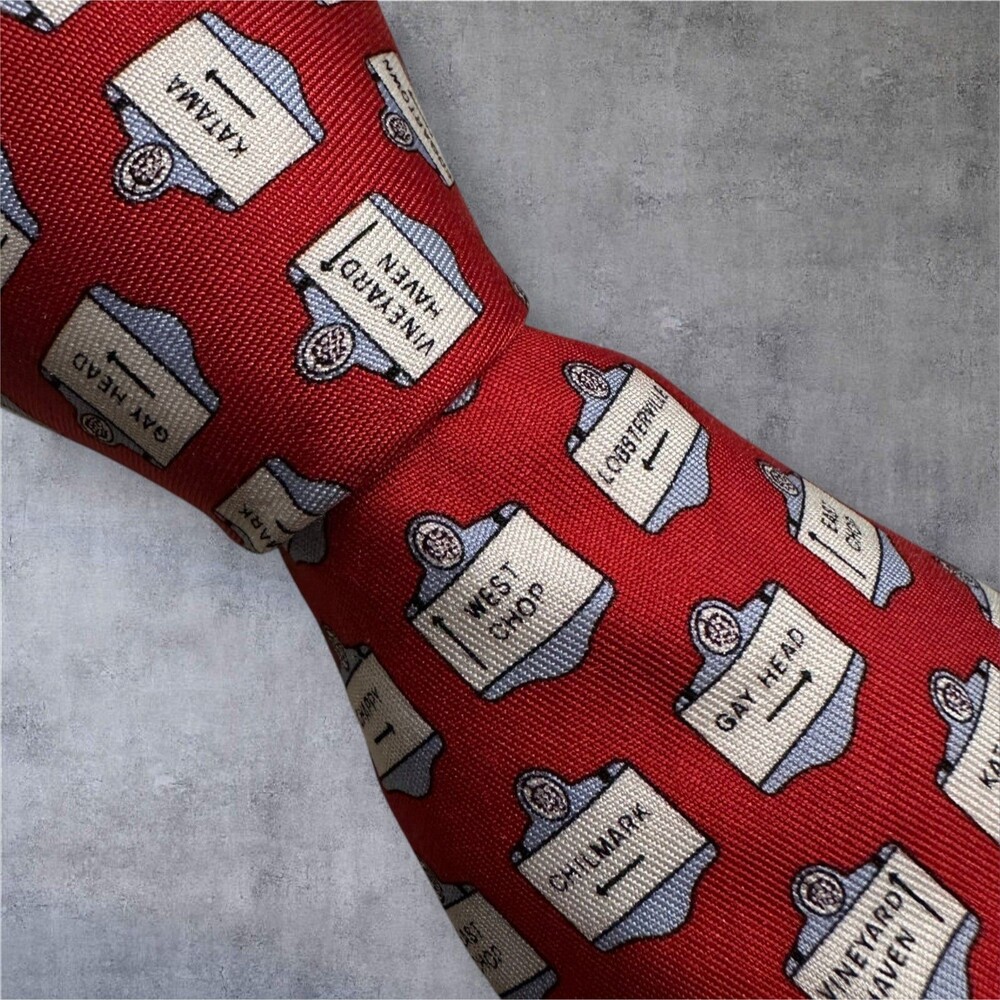 VINEYARD VINES 100% Silk Tie Necktie Red/White/Blue Geometric Tie